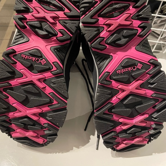 Columbia women's Black and Pink Winter omni Boots 7 - Picture 5 of 5
